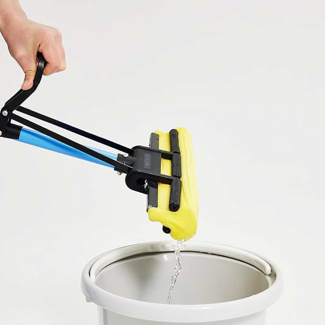 FLOOR CLEANING MOP